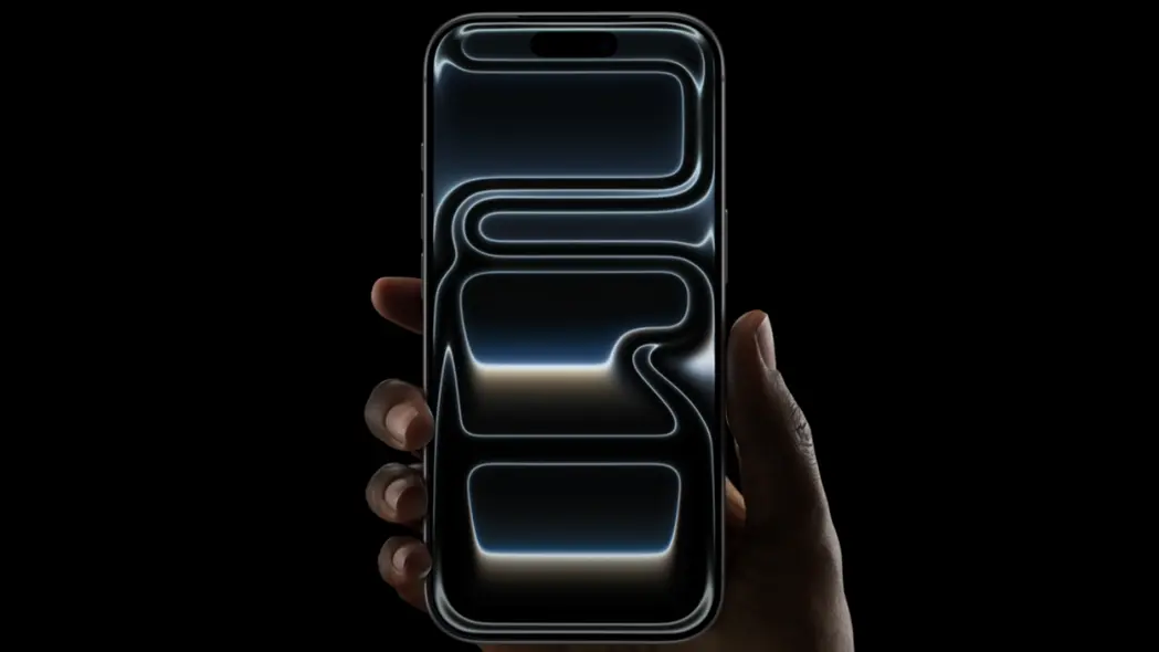 یک آیفون در دست