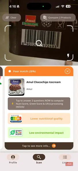 اسکن کد QR توسط برنامه Open Food Facts بر روی آیفون