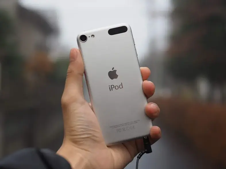 تصویر پوشش آیفون تاشوی ۲٬۳۹۹ دلاری اپل برای ۲۰۲۶