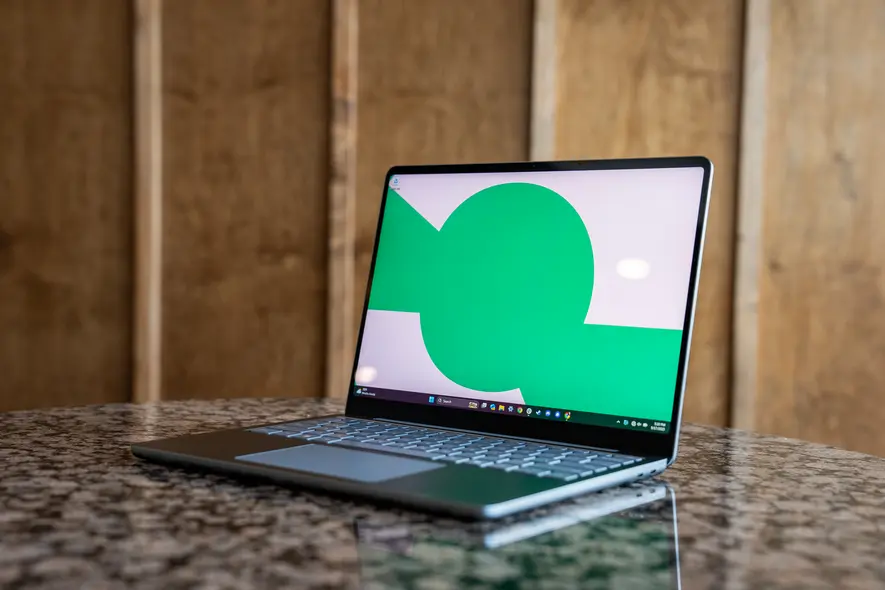 Microsoft Surface Laptop 13 (2025)