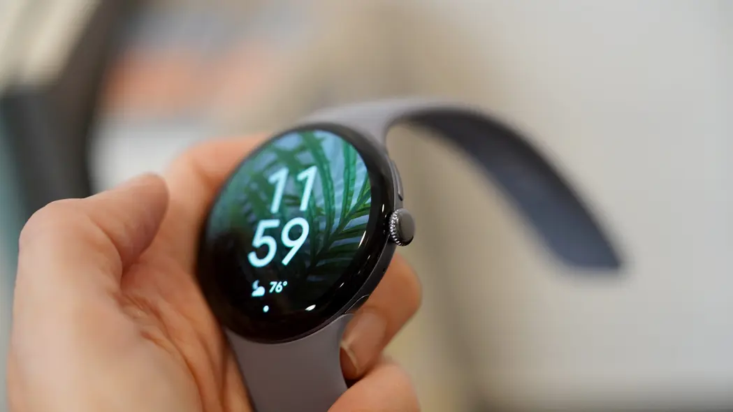 ساعت پیکسل ۴ دارای طراحی بهبود یافته صفحه نمایش با حاشیههای کمحجم است