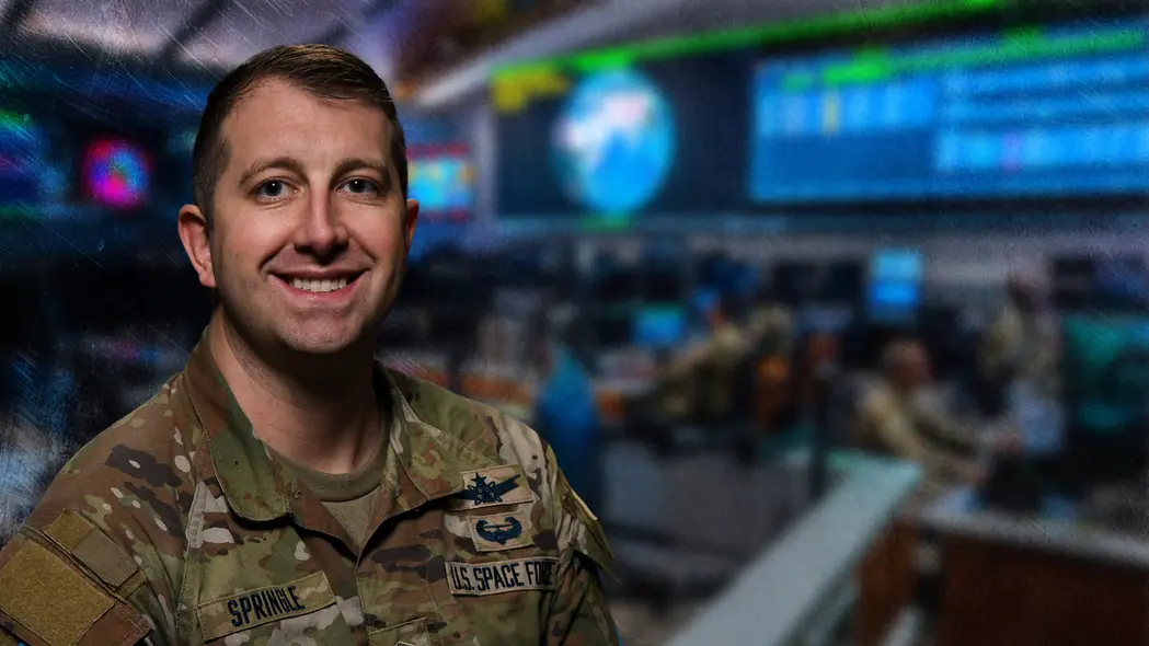 تکنسین نیروی فضایی، گری اسپرینگل، ساعت هوشمند دریافت کرد که به پزشکان کمک کرد تا یک وضعیت جدی قلبی که می‌توانست کشنده باشد را شناسایی کنند.