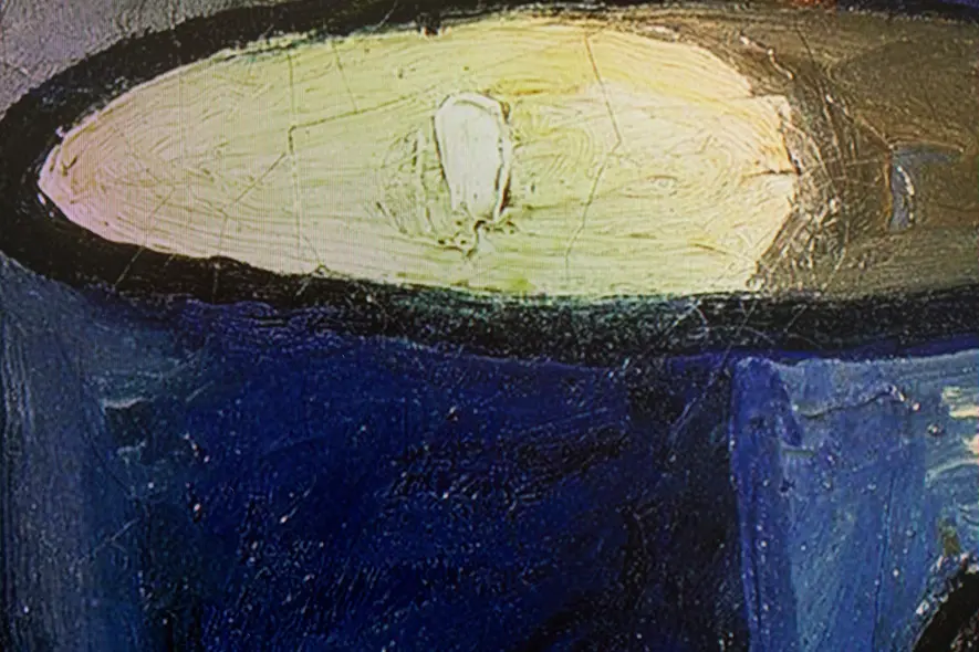 نمایش نزدیک هاینس CanvasTV که یک اثر هنری را نمایش می‌دهد.