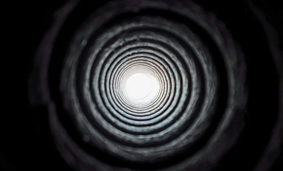 تونل به سوی نور، ابدیت، کرمچاله