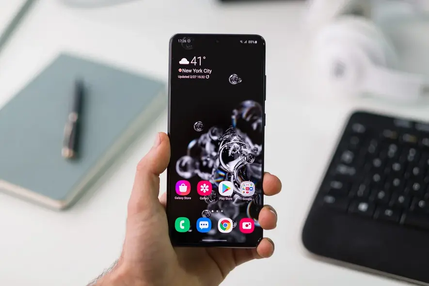 گلکسی S20 Ultra کلاسیک. | تصویر توسط PhoneArena - صبر کنید، آیا گلکسی S26 Ultra دو تا از تنها ارتقاهای واقعیاش نسبت به S25 Ultra را از دست داده؟